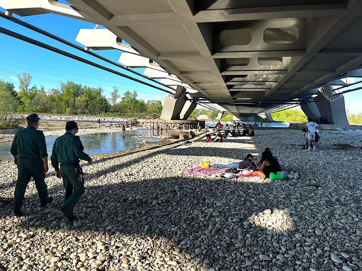 Spiagge del Ticino, stretta contro l&rsquo;incivilt&agrave;: scattano 40 sanzioni