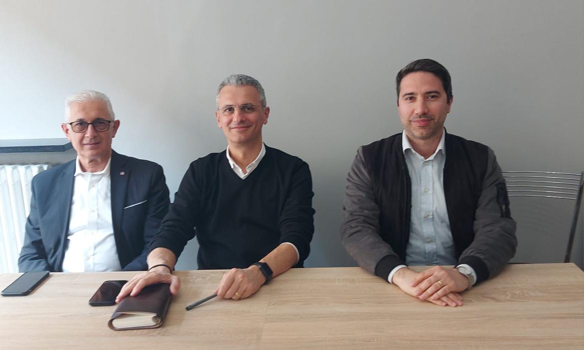 Notte calda per Forza Italia: tra strappo, pressioni e paura di restare fuori