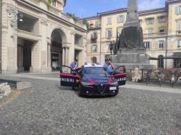 Pavia, i carabinieri indagano quattro ragazzini della baby gang che ha preso a sassate i coetanei