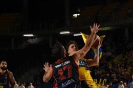 Basket, serie A2. Coach Pansa è critico: «Cento punti in casa sono inaccettabili, serve essere molto più duri»