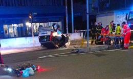 Vigevano, incidente in viale dei Mille: auto ribaltata, ciclista ferito
