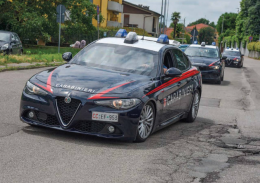 I carabinieri di vigevano arrestano un immigrato tunisino con decreto di espulsione. In auto una donna con pistola scacciacani

