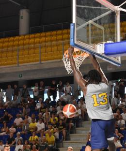 Basket, serie A2: la Elachem Vigevano lascia ottime sensazioni nell'amichevole contro Crema (87-61)