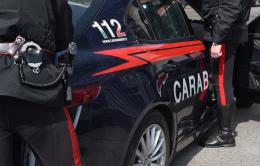 Vigevano, insegue e tampona l’auto della ex compagna e poi minaccia con un coltello: arrestato