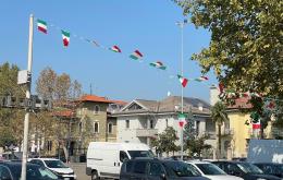 La città di Vigevano imbandierata per il raduno regionale dei bersaglieri