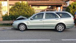Gravellona Lomellina: si schianta con l'auto contro la protezione della ciclabile