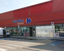 Garlasco: con un furgone rubato sfondano l’ingresso del Carrefour. Via con la cassaforte