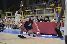 Basket, serie A2: la Elachem Vigevano cede a Pesaro all'overtime (87-95) al "Memorial Bortoluzzi" 