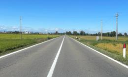 La segnaletica dell'Anas, con riga continua sulla statale, danneggia gli agricoltori. Scattano le proteste