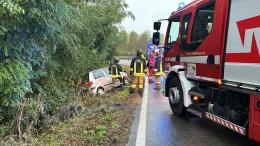 Frascarolo: esce di strada con l'utilitaria