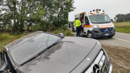 Tromello: auto esce di strada, soccorso un 76enne