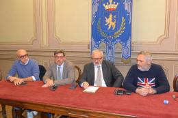 Le liste civiche di minoranza: «È una città allo sbando»