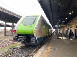 Per risolvere i disservizi, nell’ottica di Trenord, servono meno fermate e meno corse