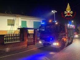 Canna fumaria in fiamme: intervento dei vigili del fuoco a Dorno