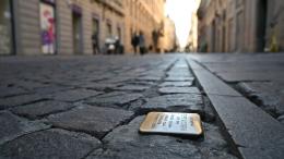 La pietra d'inciampo non viene più restituita. Comune e Aned si affidano a un legale