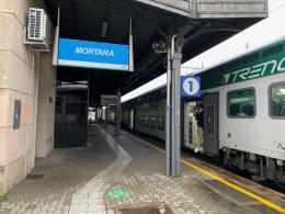 Mortara, aggredisce e schiaffeggia la capotreno: gli aveva chiesto di spegnere la sigaretta