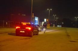 Vigevano, spari nel parcheggio del Norauto: 28enne ferito