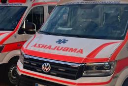 Finisce contro un palo della luce sulla strada da Garlasco ad Alagna