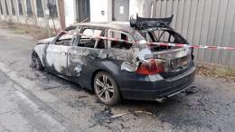 Auto brucia nella notte alla Belcreda (Gambolò). Intervengono i pompieri