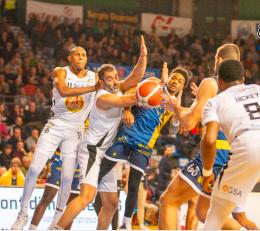 Basket, serie A2: la Elachem Vigevano si fa rimontare dall'Old Wild West Udine e si ferma al palaCarnera (93-87)
