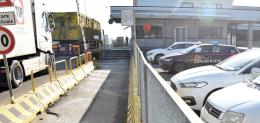 Infortunio sul lavoro allo stabilimento del Gruppo Mauro Saviola di Mortara: operaio investito da un mezzo 