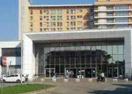 Magenta, si aggira nel parcheggio dell'ospedale con un coltello da cucina: denunciato dai carabinieri