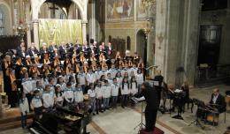 Il concerto di Natale della Corale San Gaudenzio: “Trent’anni di musica insieme”