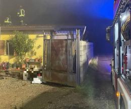 Vigevano, va a fuoco la casa: una persona intossicata