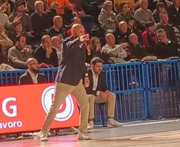 Basket, serie A2, coach Lorenzo Pansa: «Stranieri insufficienti, per il momento il mercato è fermo»