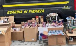 La Guardia di finanza sequestra oltre 120mila fuochi d’artificio in provincia di Pavia