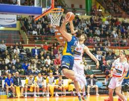 Basket, serie A2: Elachem Vigevano bellissima e sfortunata, a passare è la Unieuro Forlì (93-91)