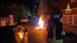 Notte intensa per i vigili del fuoco. Ben 21 interventi di cui sedici per incendi 