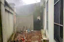 Mortara, rogo all'interno di un deposito in disuso della stazione ferroviaria