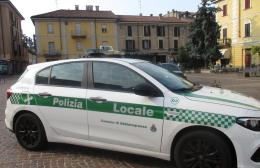 Abbiategrasso, vendevano accessori di abbigliamento senza autorizzazioni: scatta una multa da 3mila euro