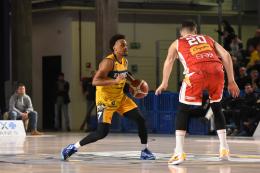 Basket, serie A2: troppa Pesaro, la Elachem Vigevano si arrende (82-93)