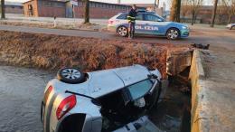 Auto nel fosso, muore 22enne