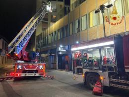 Incendio in hotel, venti evacuati