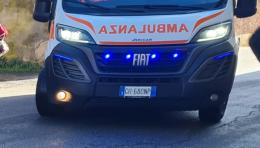 Mede, cade da una scala mentre porta il cibo ai gatti: 82enne trasferito in codice rosso al San Matteo 