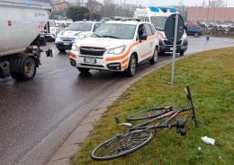 Vigevano, ciclista urtato in rotonda: in ospedale un uomo di 71 anni