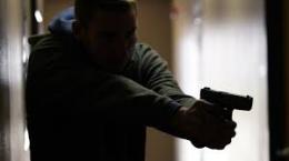 Rapinano la gioielleria e prendono a pugni il titolare
