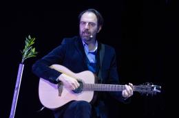 Con "La buona novella" Neri Marcorè torna a De Andrè