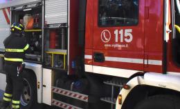 Crollo in un capannone di Abbiategrasso: sul posto soccorritori e vigili del fuoco