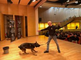 Il cane antidroga del Comune di Mortara presentato alle scolaresche