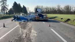 Pieve del Cairo, trasporto eccezionale perde il carico 