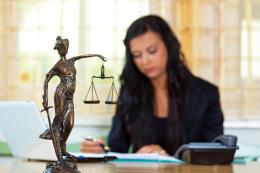 Magistratura al femminile: più donne nei concorsi, ma i vertici restano maschili