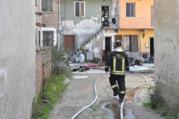 Incendio a Vigevano: due appartamenti dichiarati inagibili 