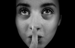 A Pavia una mostra che racconta il contrasto alla pedopornografia: “Supereroi. Proteggiamo i bambini insieme”