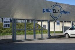 Vigevano, il cancello del palaElachem è chiuso: difficoltà per soccorrere un giovane cestista colpito da malore
