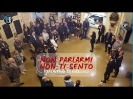"Non parlarmi, non ti sento": successo per il primo aperitivo silenzioso