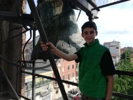 Nicolò, il campanaro più giovane d'Italia